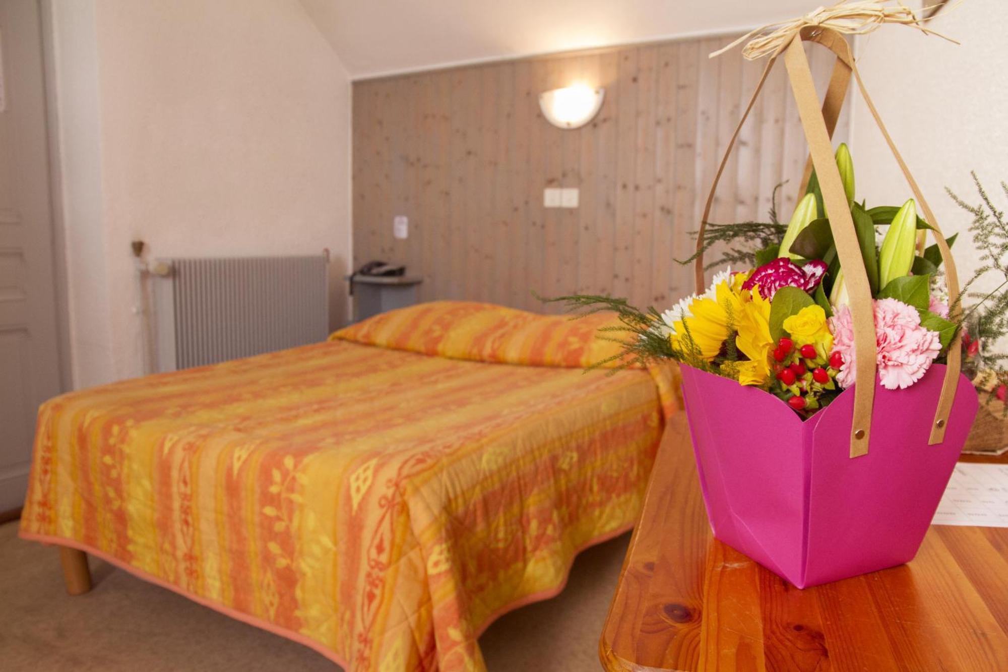 Hotel De La Grotte Aix-les-Bains Oda fotoğraf