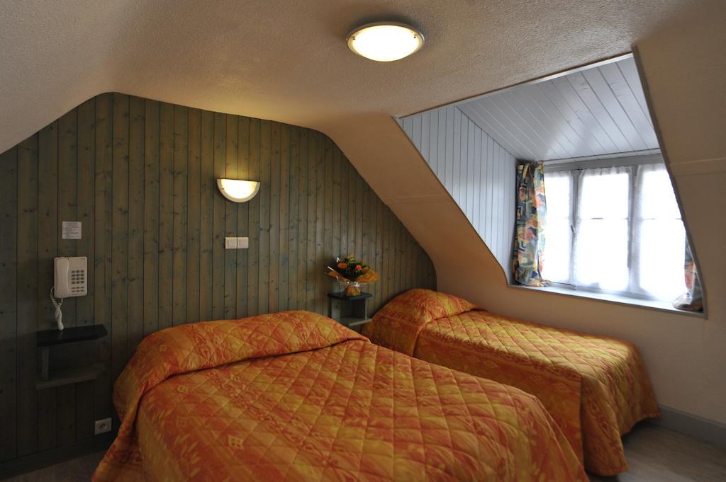 Hotel De La Grotte Aix-les-Bains Oda fotoğraf